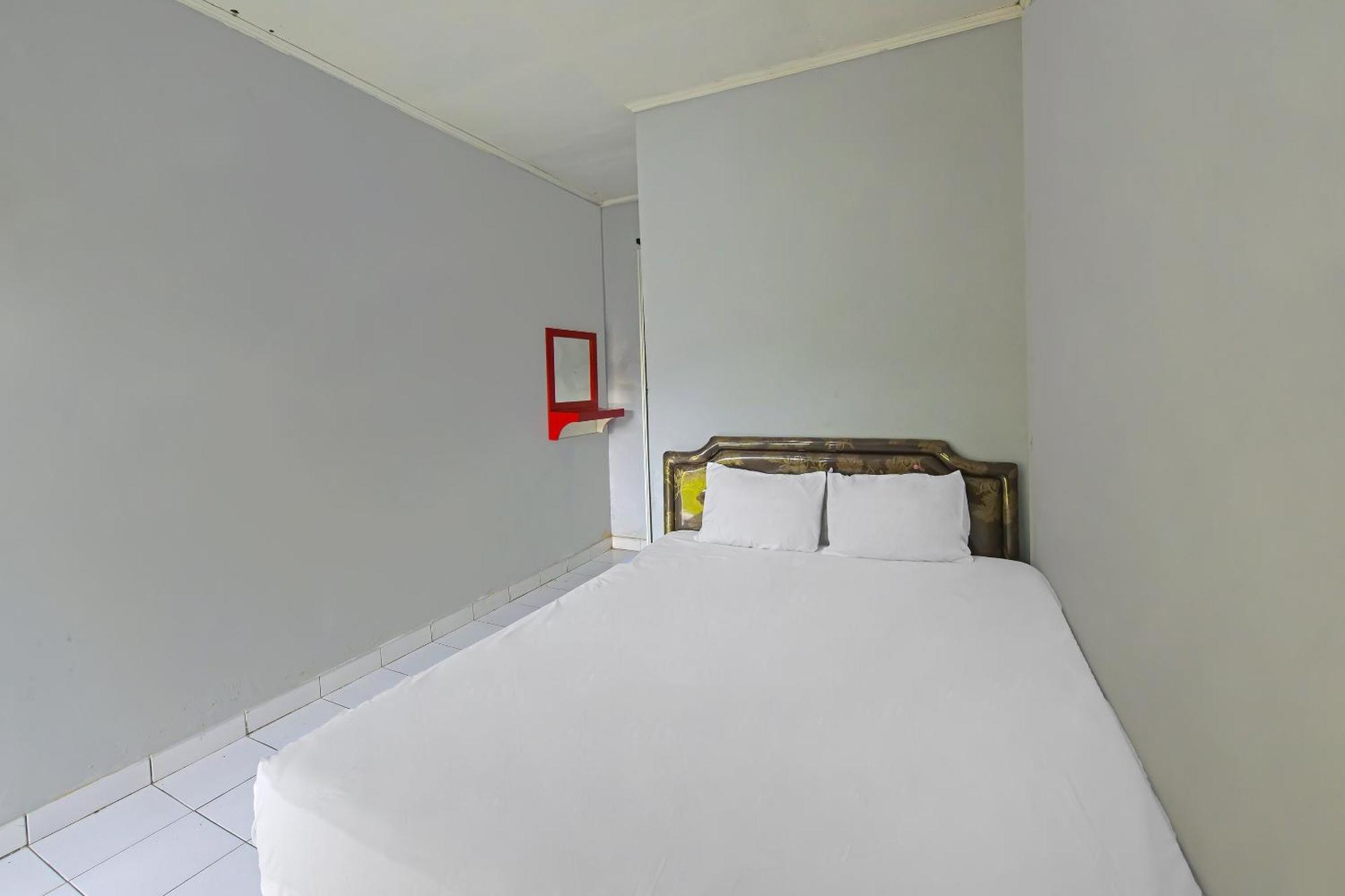Spot On 91905 Hotel Cipto Arum Cilacap Luaran gambar