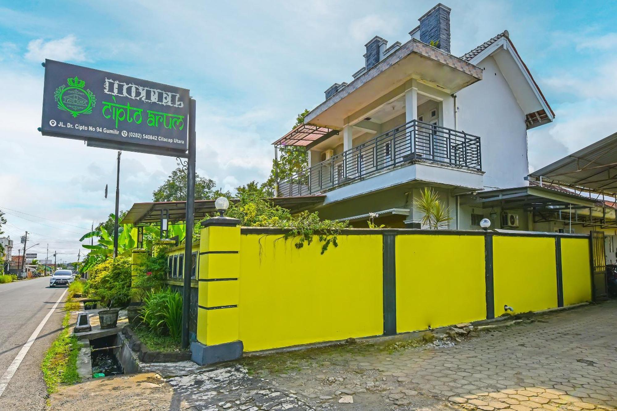 Spot On 91905 Hotel Cipto Arum Cilacap Luaran gambar