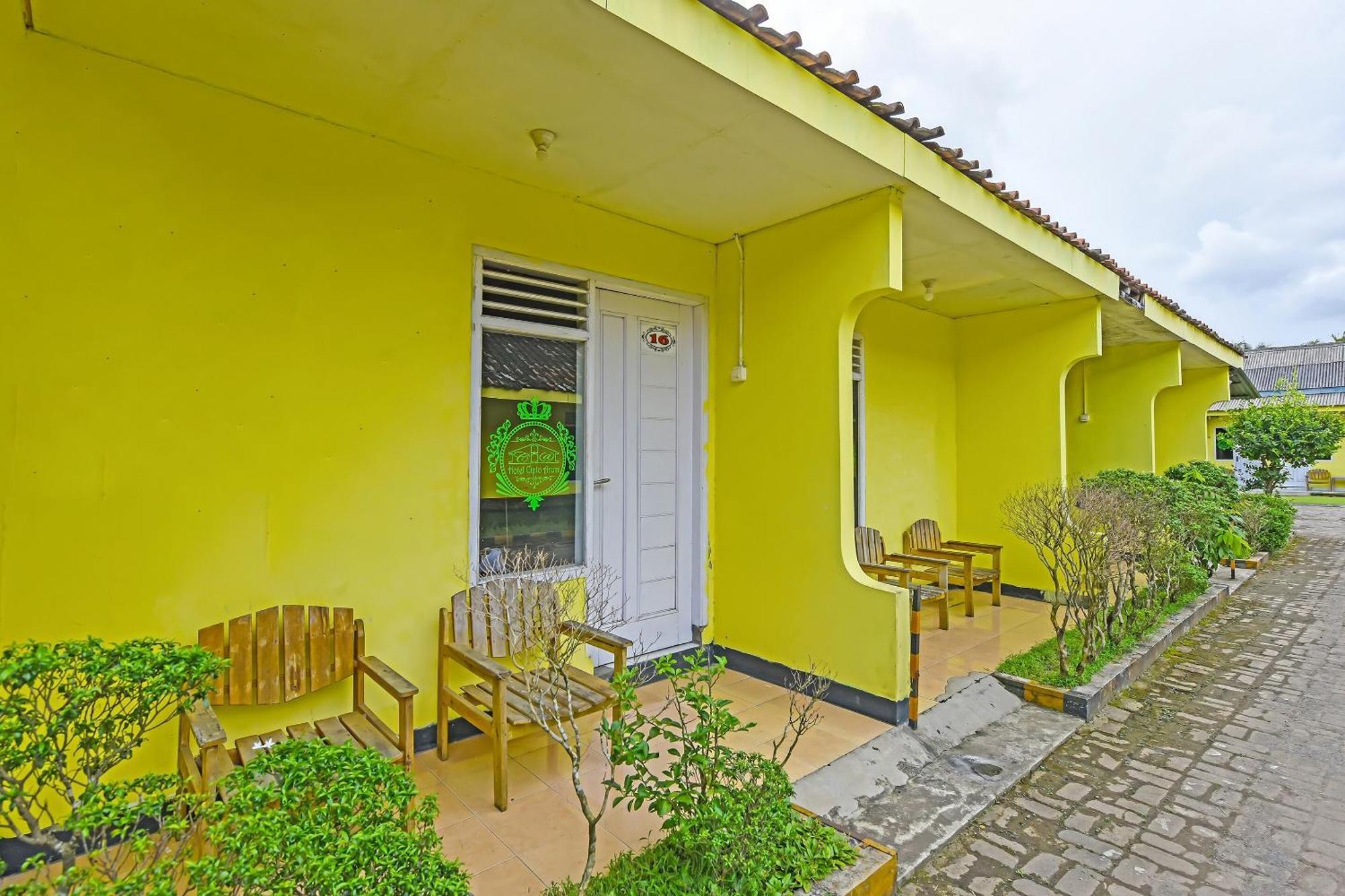 Spot On 91905 Hotel Cipto Arum Cilacap Luaran gambar