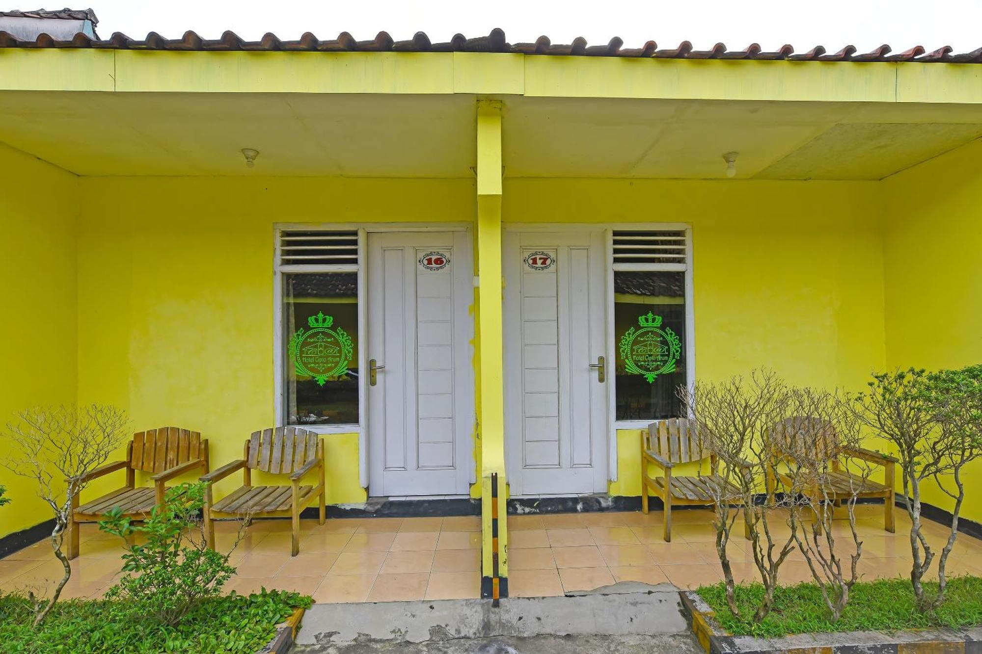Spot On 91905 Hotel Cipto Arum Cilacap Luaran gambar