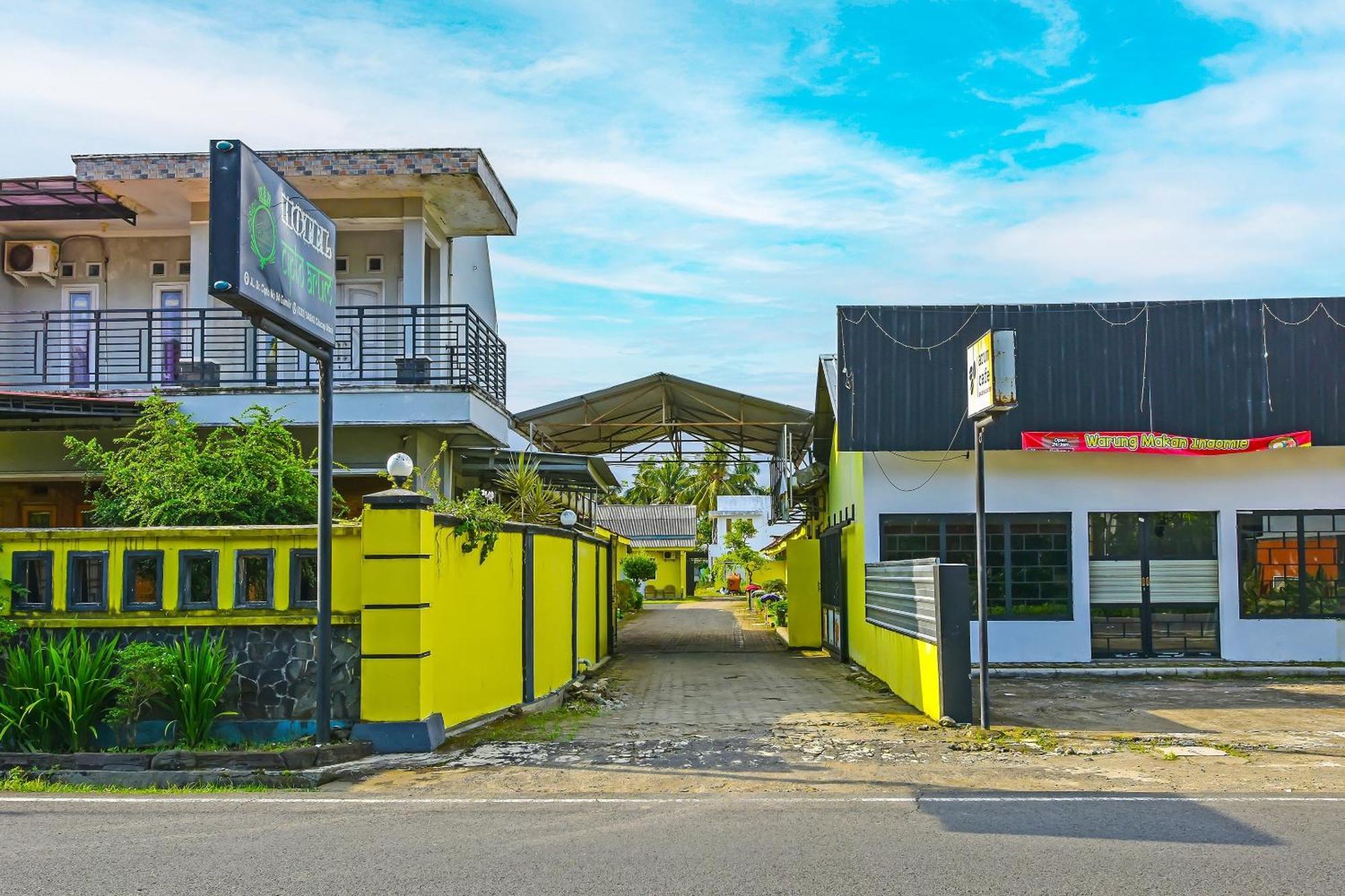 Spot On 91905 Hotel Cipto Arum Cilacap Luaran gambar
